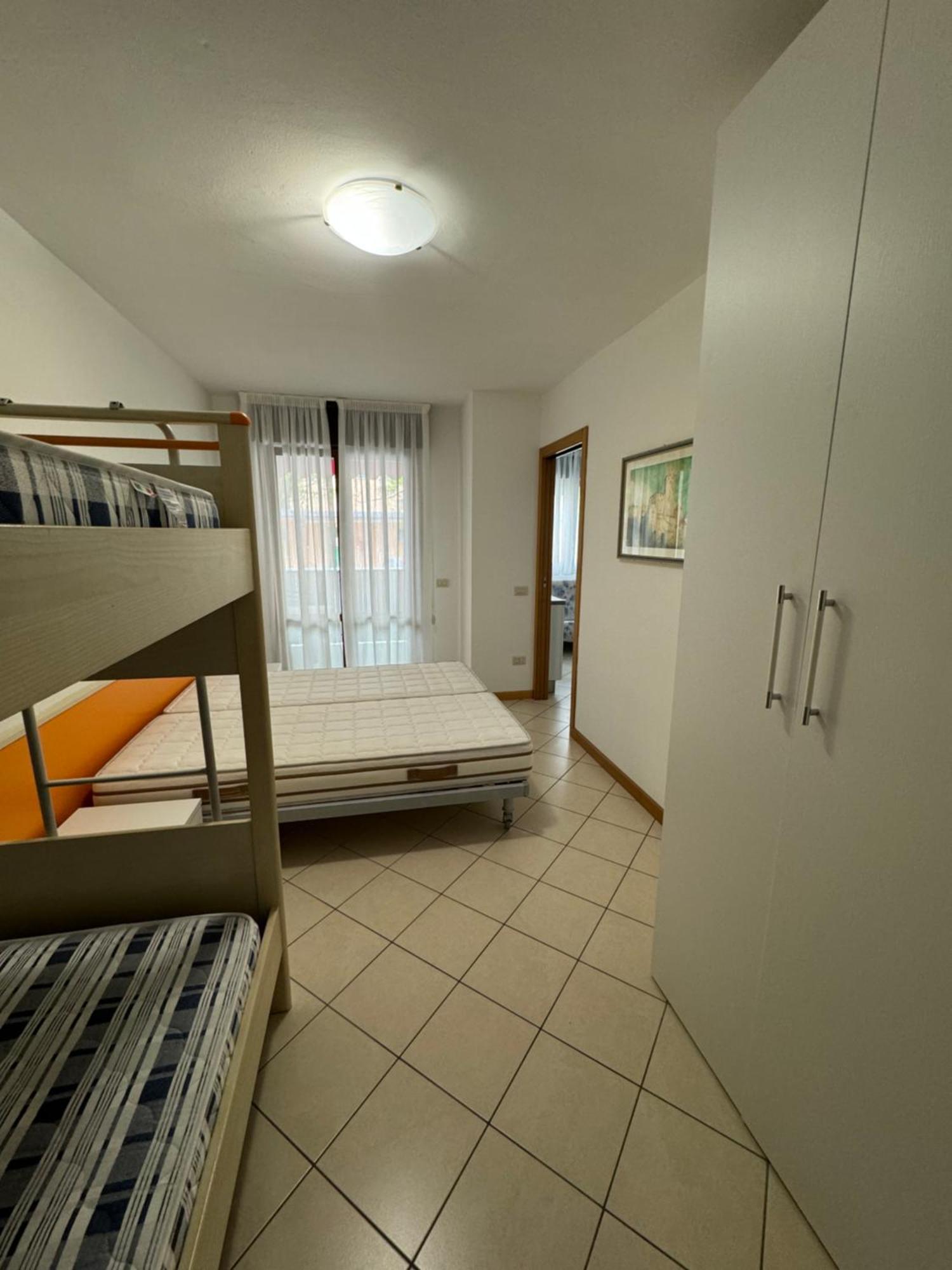 Condominio Laguna Grande Бибионе Екстериор снимка